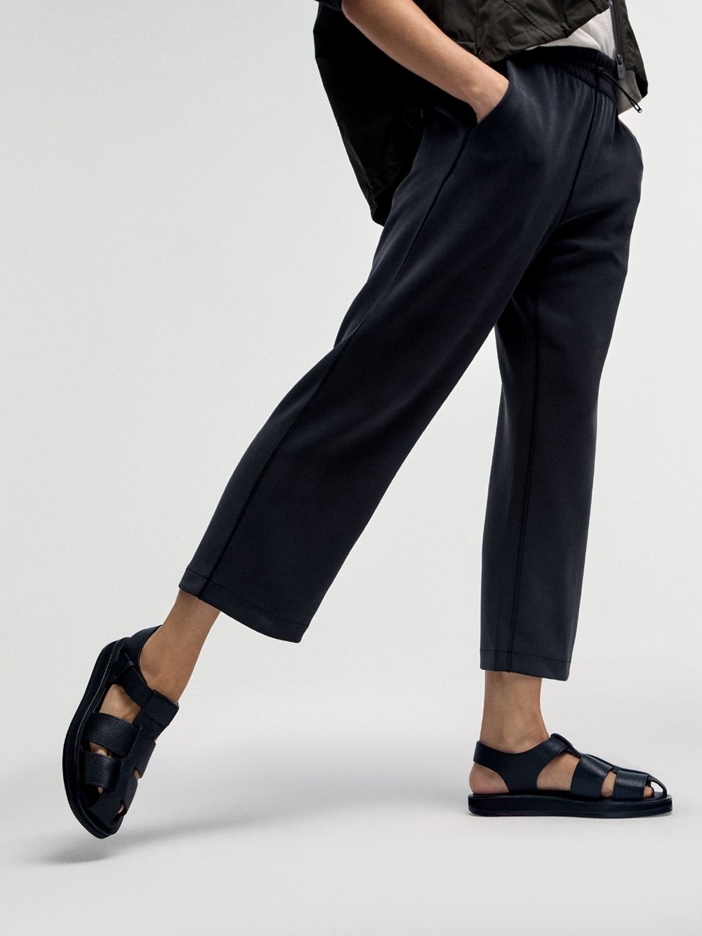 LULULEMON Softstreme High-Rise Straight-Leg Cropped Pant 24 in